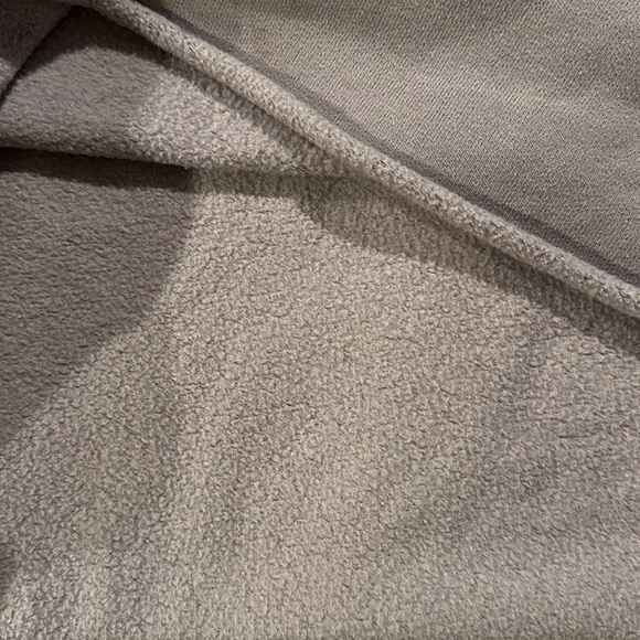 Hollister Crop Sweater || size M || - Picture 4 of 4